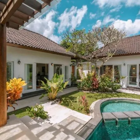 St Calyx 3Br In Berawa Villa